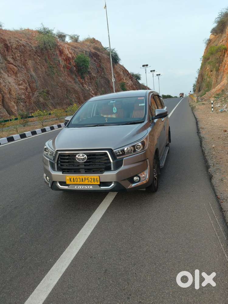 Toyota Innova Crysta 2025