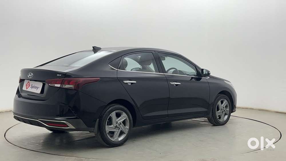 Hyundai Verna 1.5 Sx Ivt, 2022, Petrol