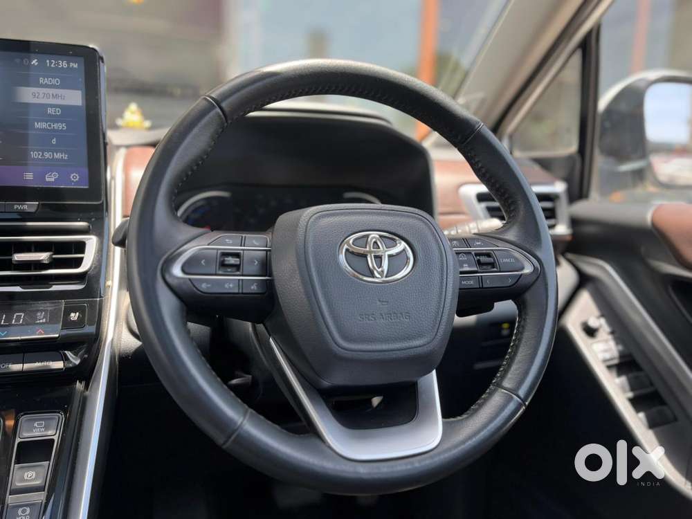 Toyota Innova Hycross 2.0 Zx (o) Hybrid 7 Str, 2023, Petrol