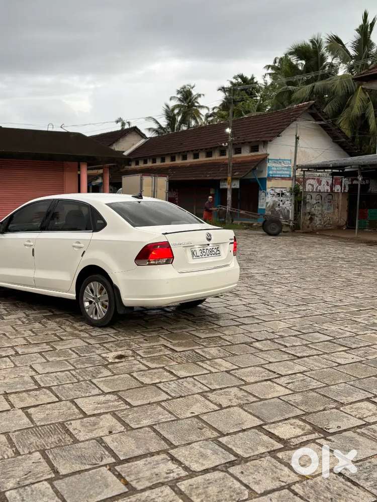 Volkswagen Vento Petrol Highline 2012