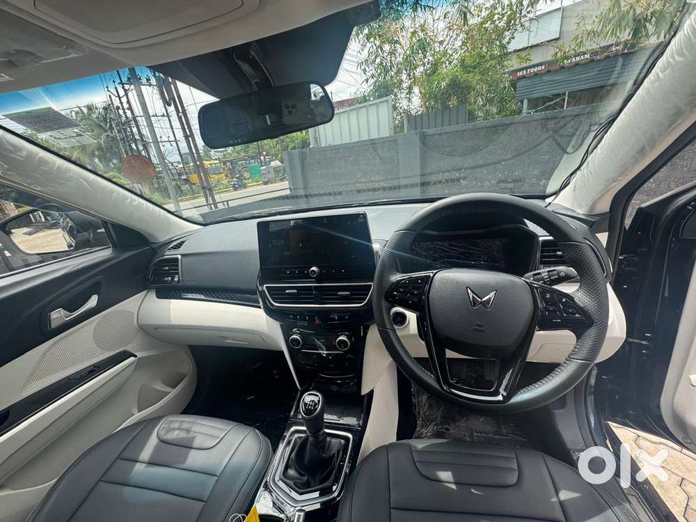 Mahindra Xuv 3xo Ax5 Pm Mt, 2025, Petrol