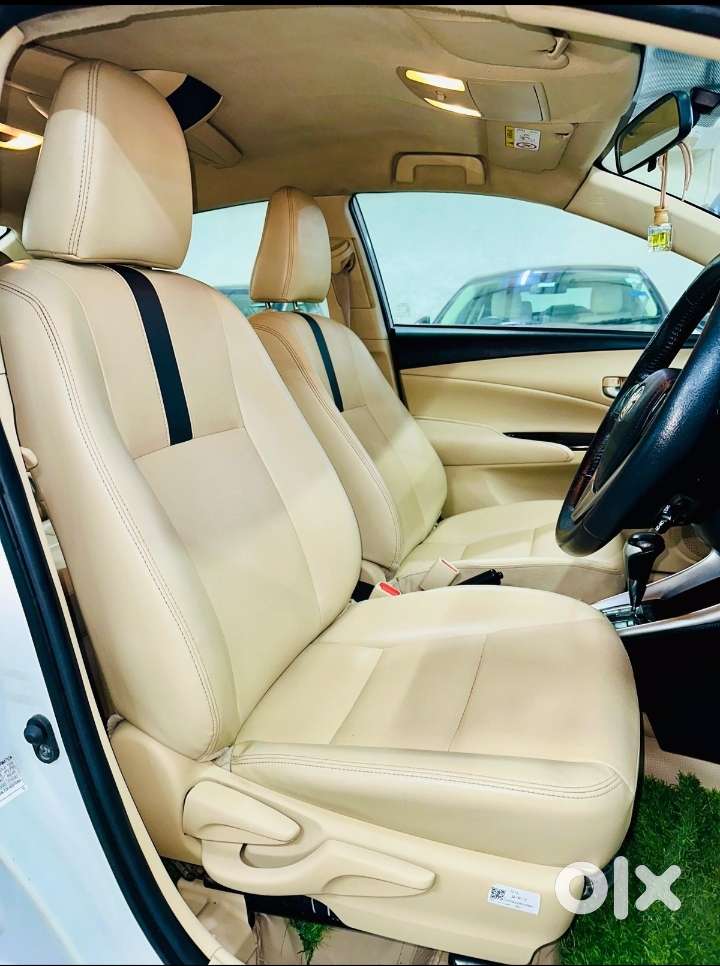 Toyota Yaris V Cvt, 2020, Petrol