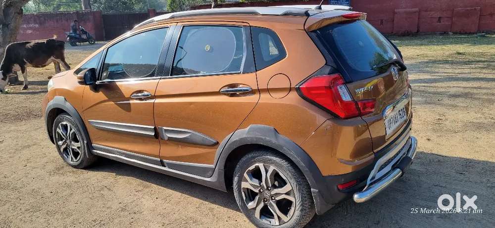 Good Maintained Car , With Touch Screen And Sunroof