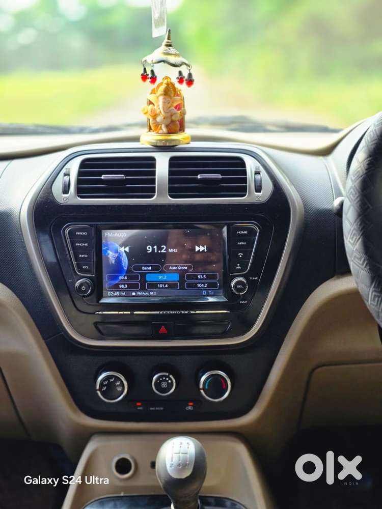 Mahindra Tuv 300 T10, 2020, Diesel