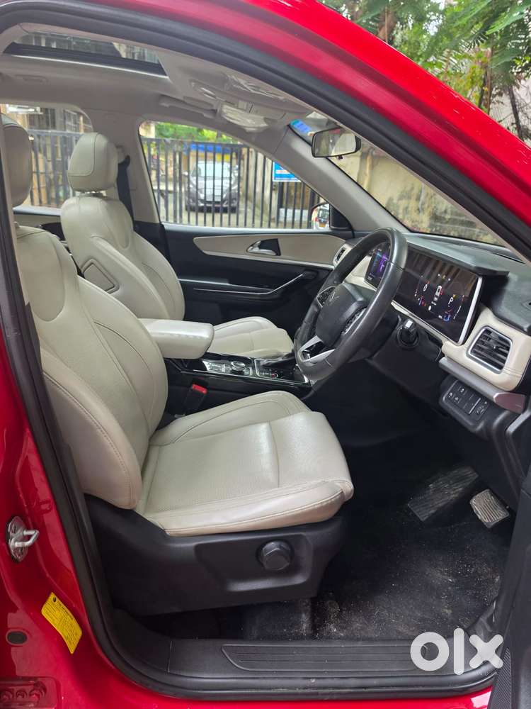 Mahindra Xuv700 2.0 Ax 7 Petrol At Luxury Pack Str, 2023, Petrol