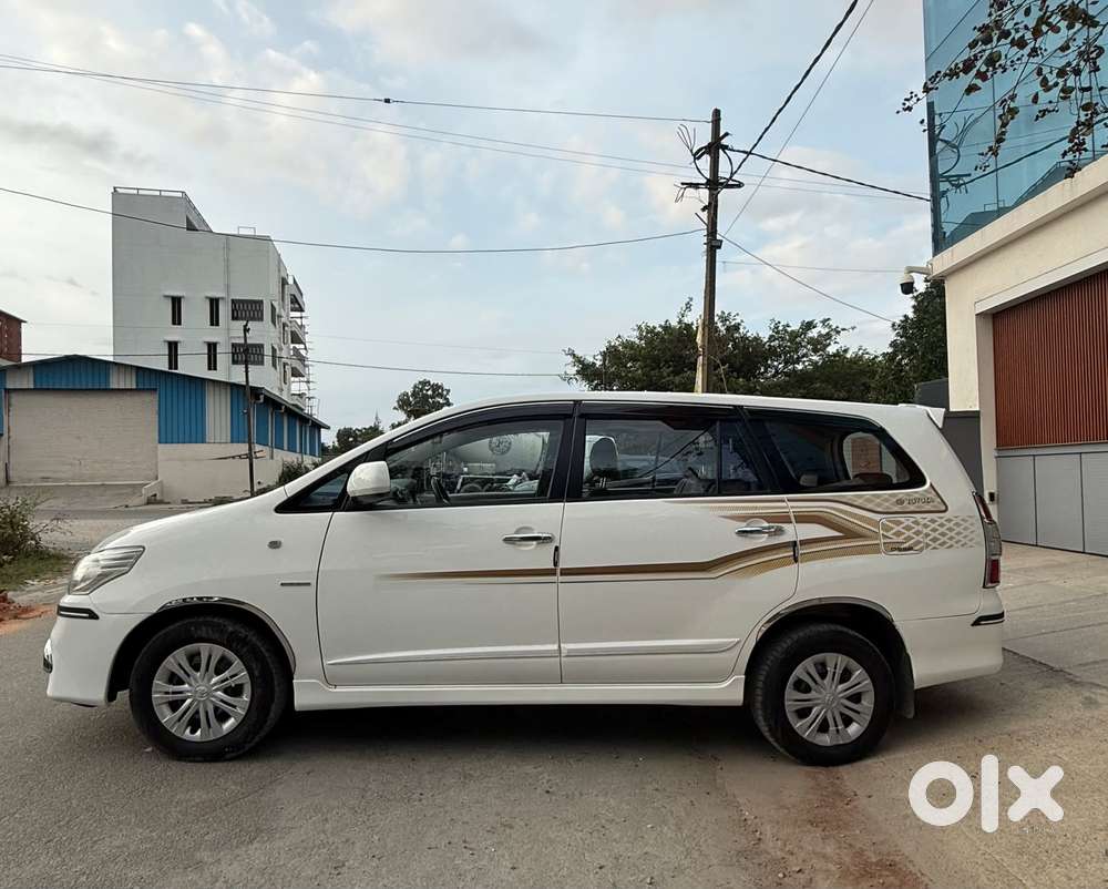 Toyota Innova 2.5 G (diesel) 8 Seater, 2014, Diesel