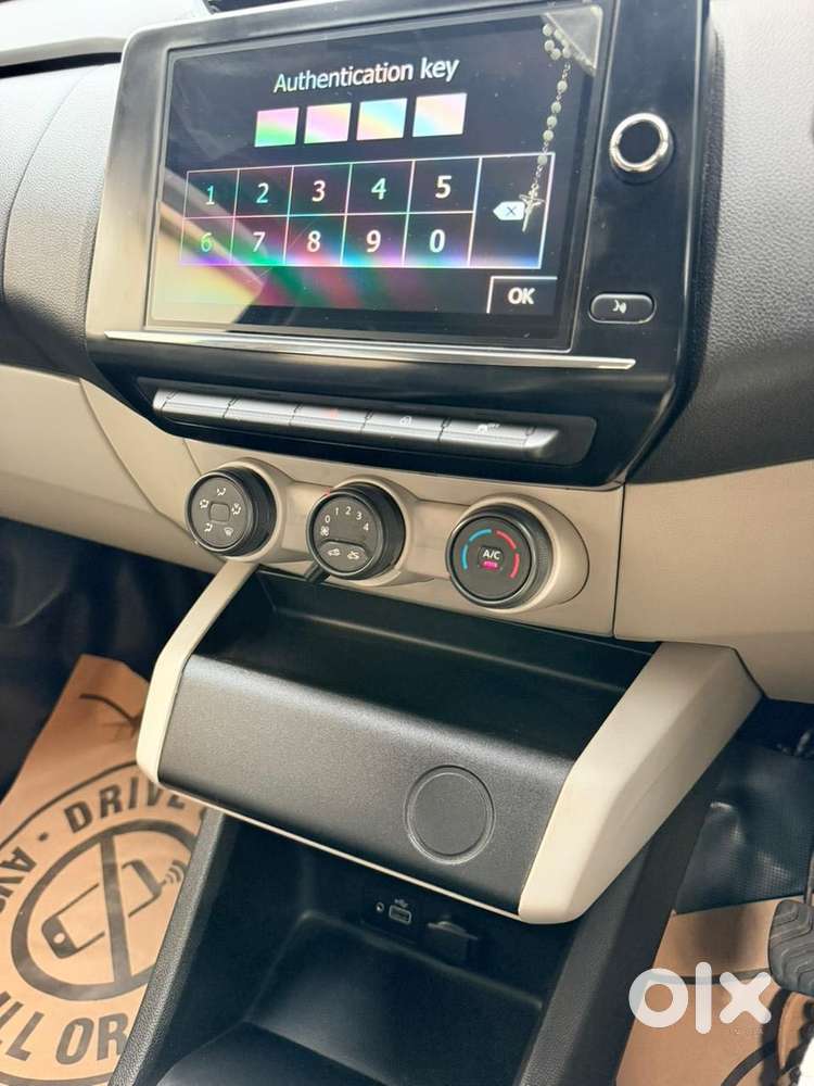 Renault Triber Rxt, 2025, Petrol