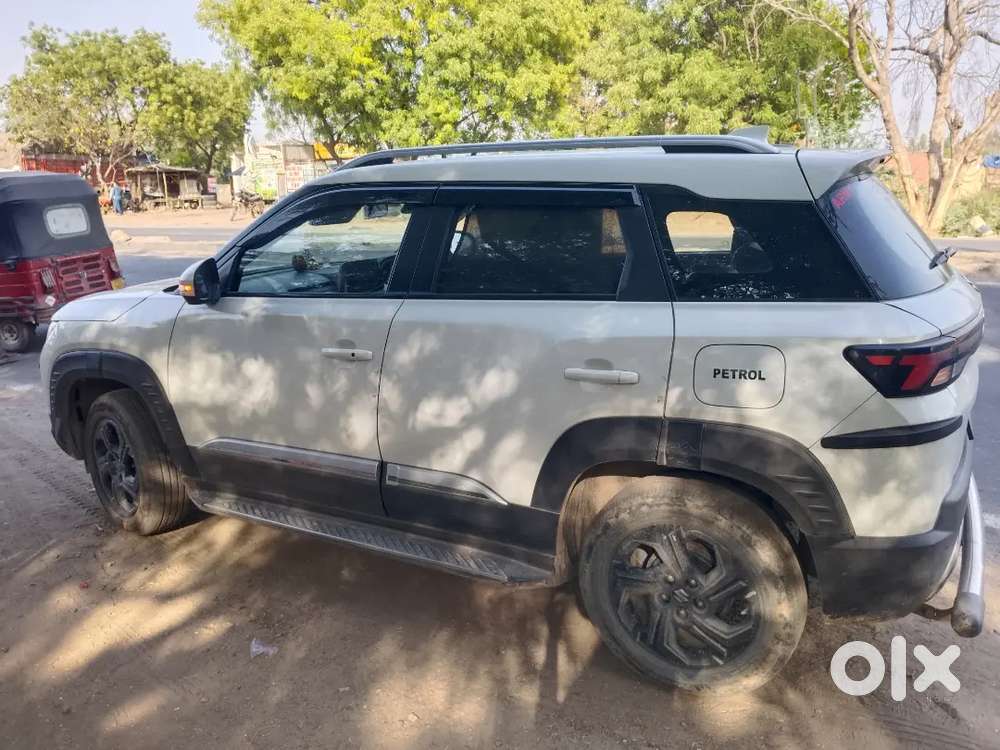 Brezza Zxi Smart Hybrid Petrol 64k Km - Pearl White, Single Owner