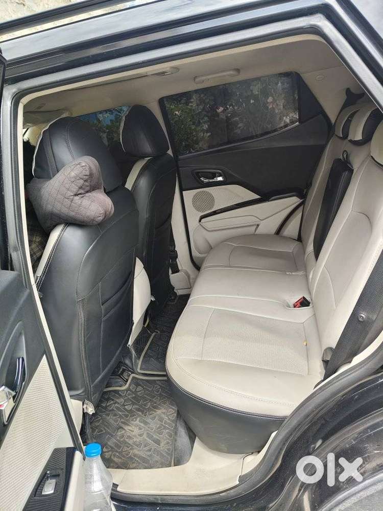 Mahindra Xuv300 W8 Option Dual Tone Diesel, 2023, Diesel