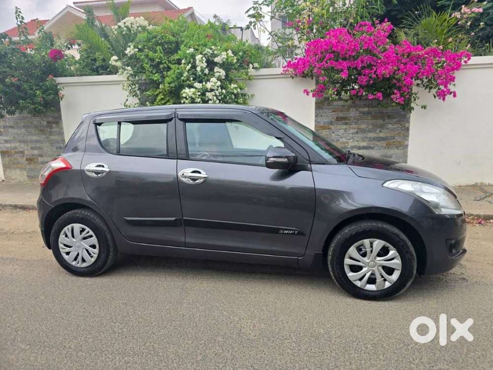 Maruti Suzuki Swift Vxi + Manual, 2017, Petrol