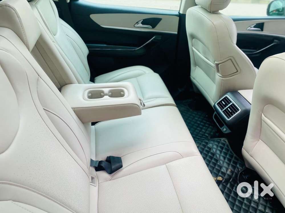 Mahindra Xuv700 2.2 Ax 7 Diesel At Luxury Pack Str, 2023, Diesel