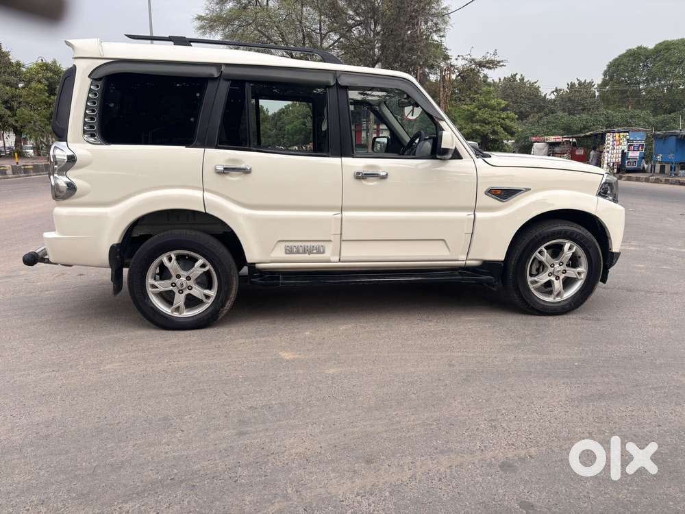 Mahindra Scorpio S10, 2016, Diesel