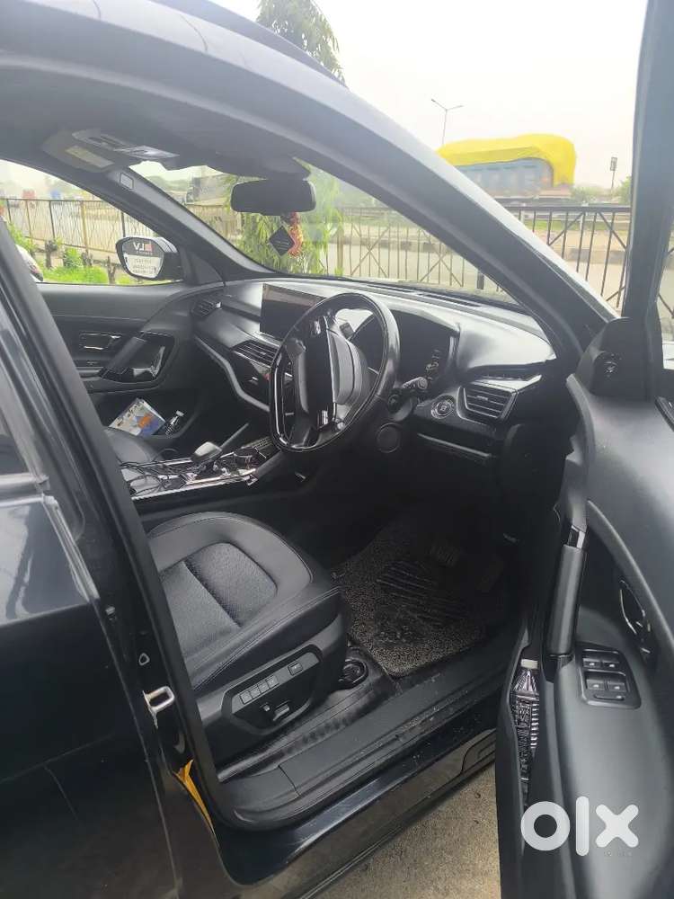 Tata Safari Accomplished Plus 6 Str Dark Addition 2024
