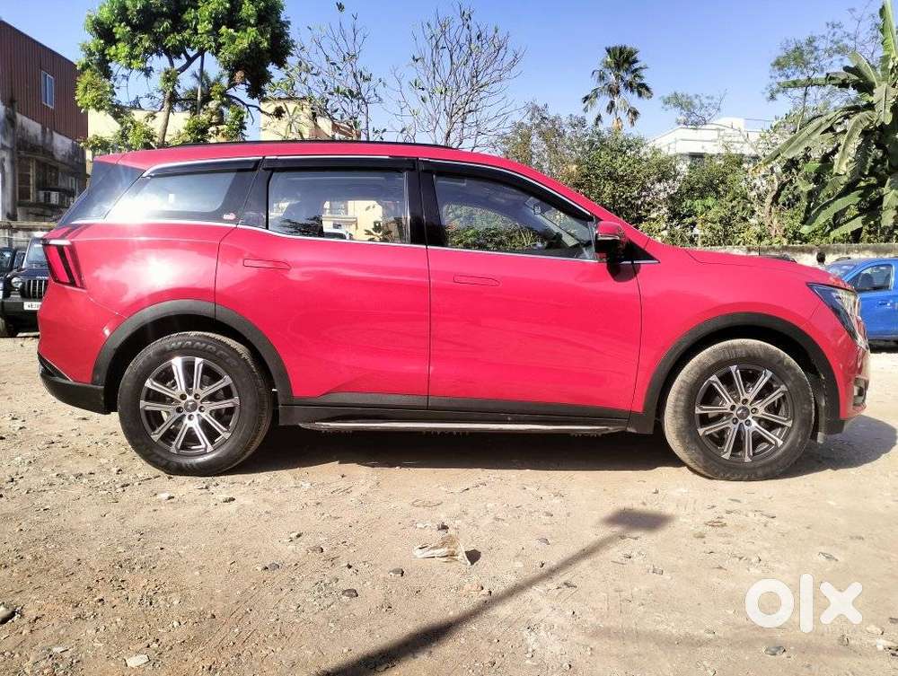 Mahindra Xuv700 2.0 Ax 7 Petrol At Str, 2025, Petrol