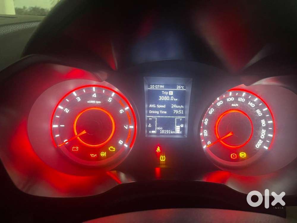 Mahindra Xuv300 2022 Petrol 18000 Km Driven