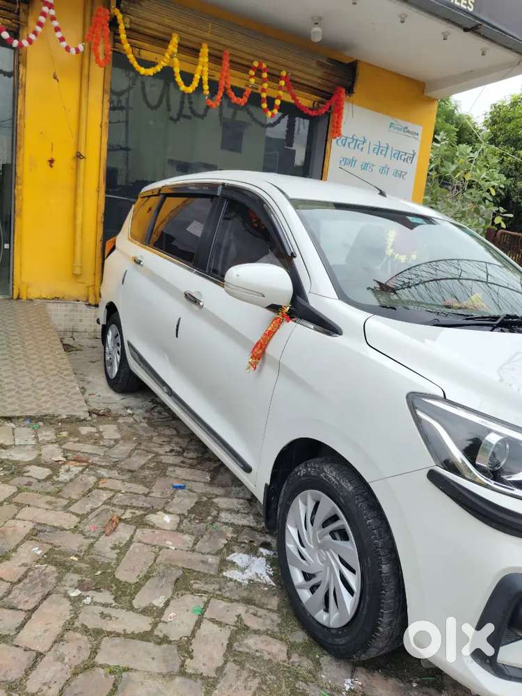Maruti Suzuki Ertiga Vxi 2025