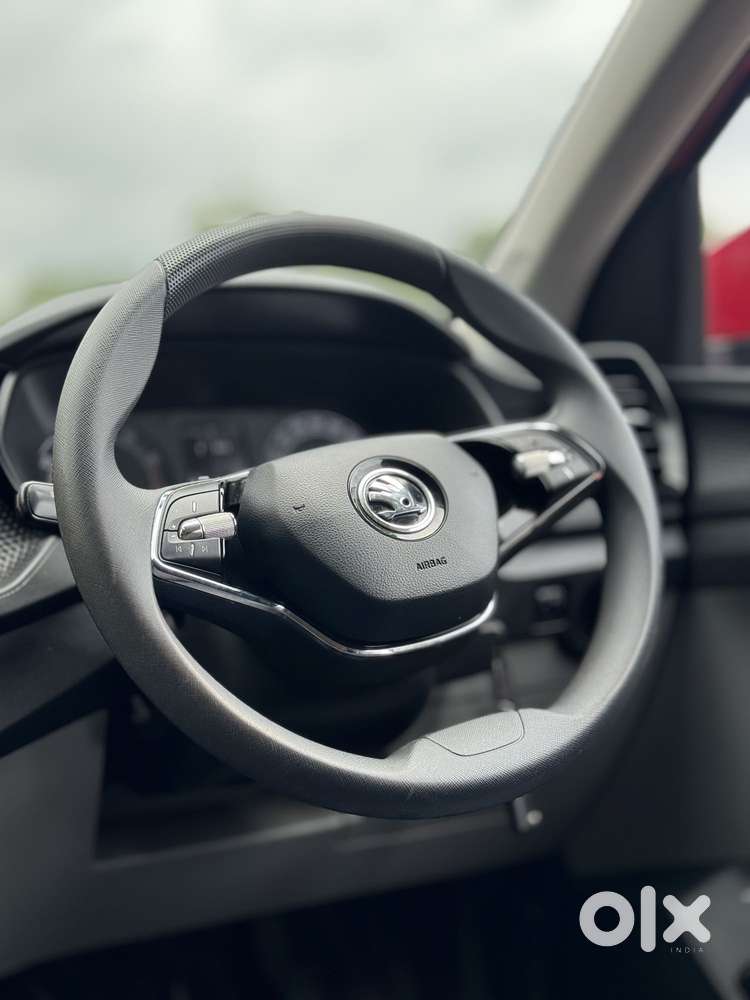 Skoda Kushaq 1.0 Tsi Active, 2022, Petrol