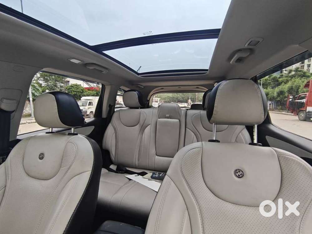Mahindra Xuv700 2.2 Ax 3 Diesel Mt 7 Str, 2024, Diesel