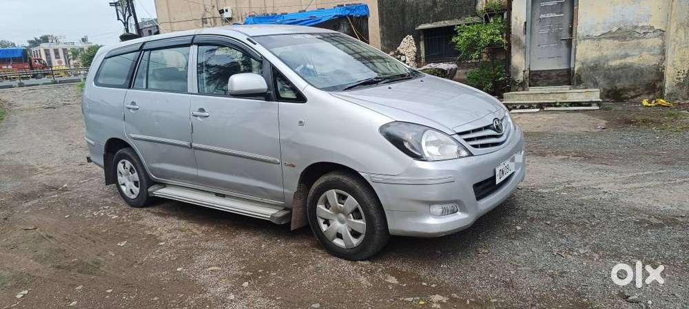 Toyota Innova 2.5 G (diesel) 8 Seater, 2011, Diesel