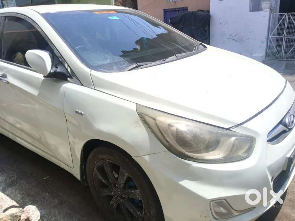 Hyundai Verna 2012