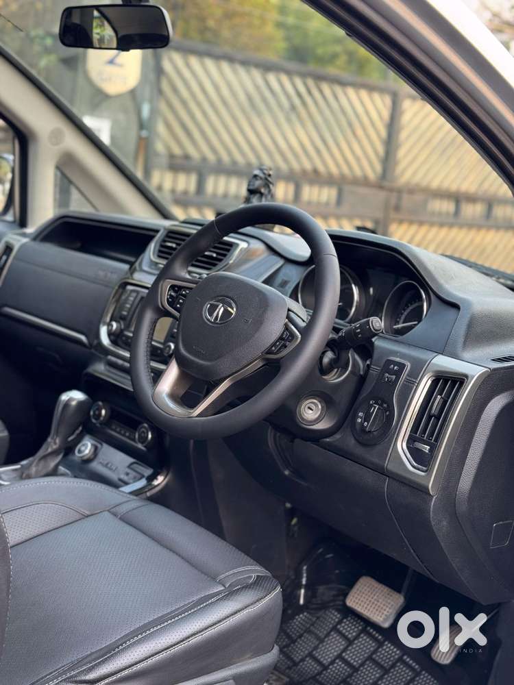 Tata Hexa 2.2 Xta 4x2 7 Str Dual Tone, 2018, Diesel