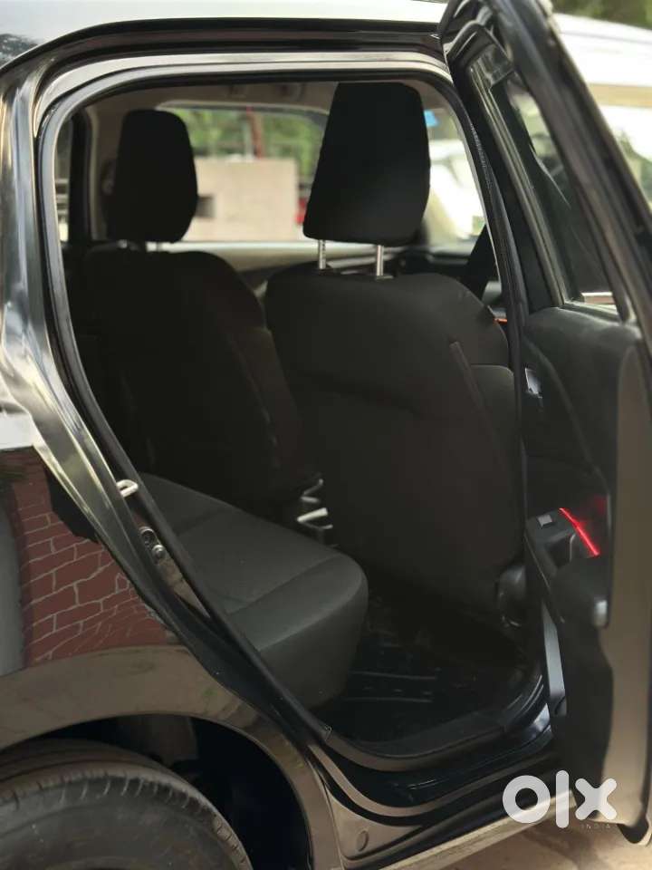 Maruti Suzuki Swift Vxi, 2025, Petrol
