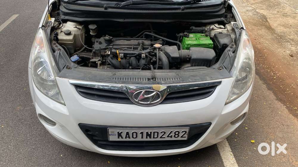 Hyundai I20 2010-2012 1.4 Asta At With Avn, 2011, Petrol
