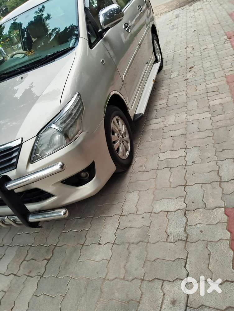 Toyota Innova 2.5 G (diesel) 8 Seater, 2012, Diesel
