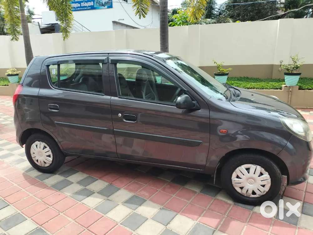 Maruthi Suzuki Alto 800
2014 Reg 
1.05 Km Driving 
New Tire
Self Use
