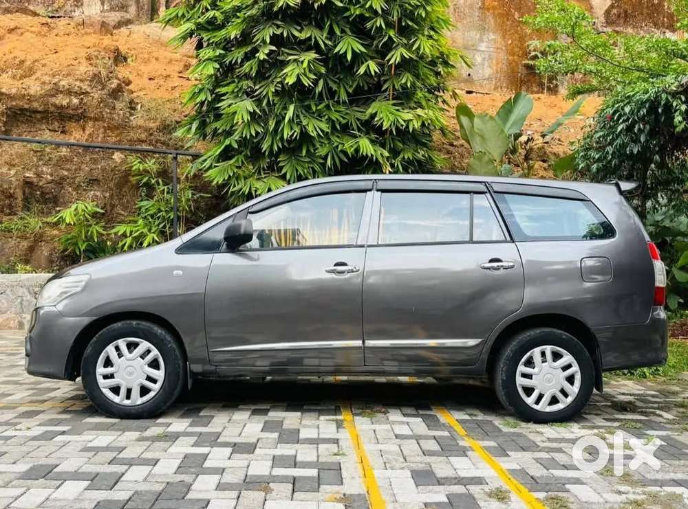 Toyota Innova 2006 Diesel 225000 Km Driven