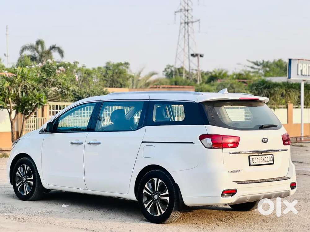 2021 Kia Carnival Limousine Plus