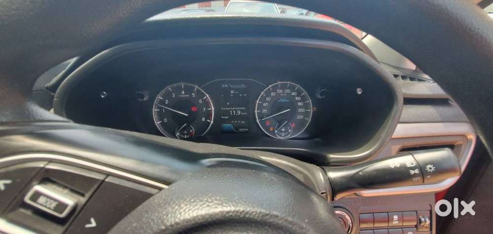 Maruti Suzuki Brezza 1.5 Zxi Smart Hybrid, 2023, Petrol
