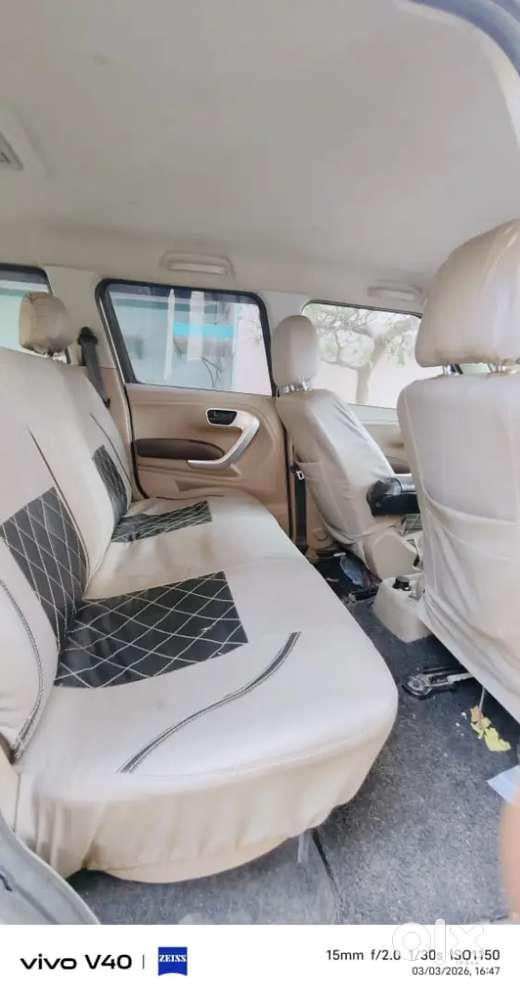 Mahindra Tuv 300 2017 Diesel 121000 Km Driven