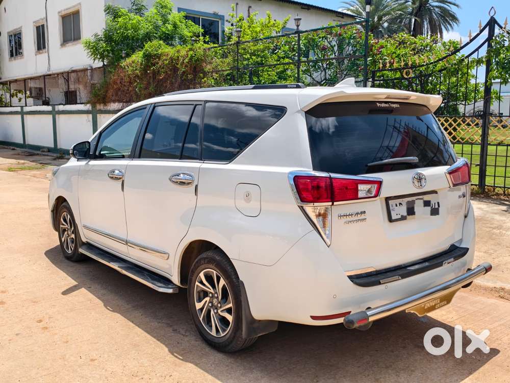 Toyota Innova Crysta 2.4 V 7 Str, 2022