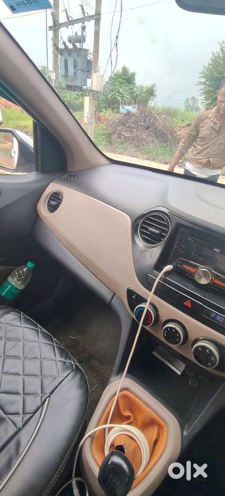 Hyundai Grand I10 2014 Cng + Petrol