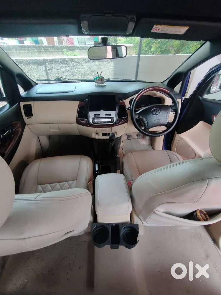 Toyota Innova 2.5 V 2010