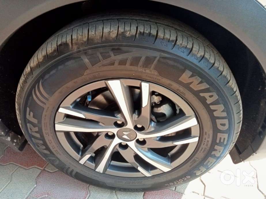 Mahindra Xuv700 2.0 Ax 5 Petrol At Str, 2022, Petrol