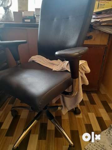 Godrej discount executive chairs