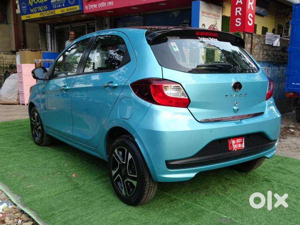 Tata Tiago 1.05 Revotorq Xz Plus Dualtone, 2025, Petrol