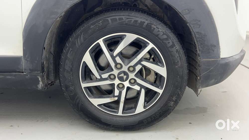 Mahindra Xuv 3xo Ax5 Pm Mt, 2024, Petrol