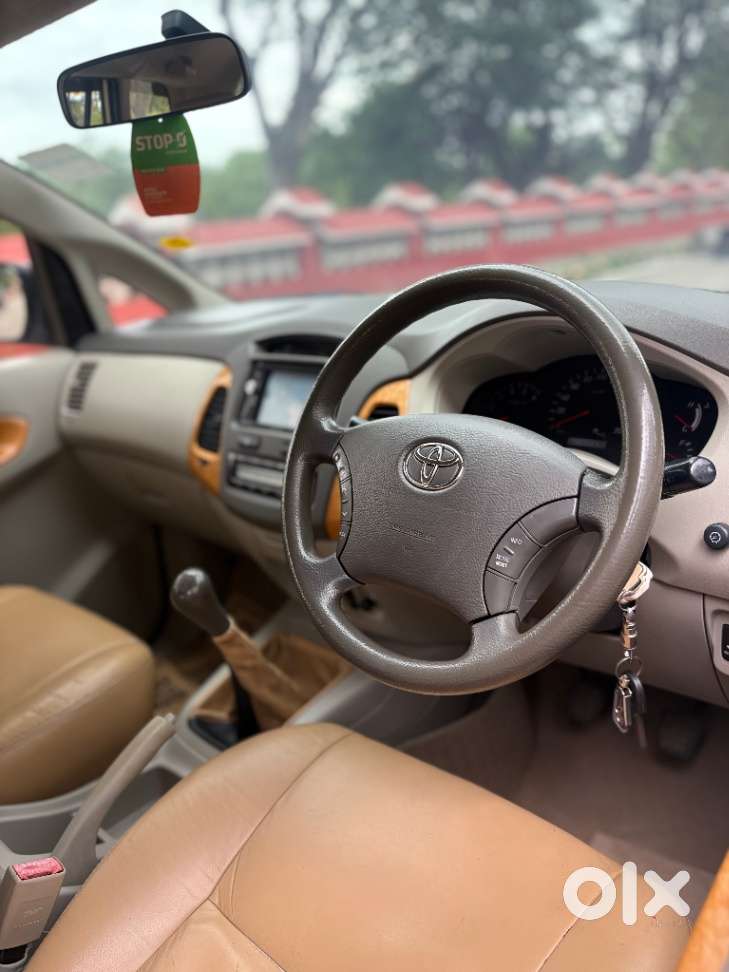 Toyota Innova 2.5 V Diesel 7-seater, 2009, Diesel