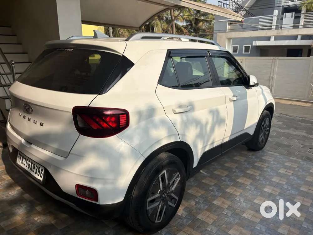 Hyundai Venue 2021 Diesel Well Maintained