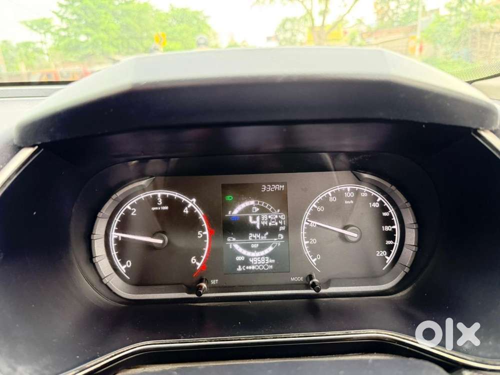 Single Handed Tata Safari Dark Mode Black Colour