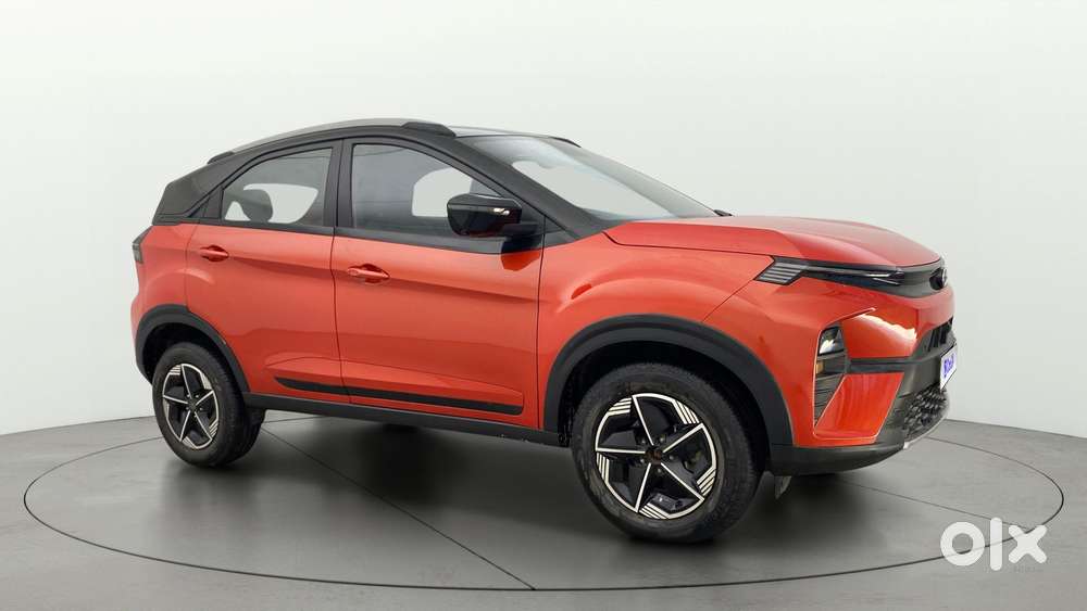 Tata Nexon Fearless Plus S Purple 1.5 Revotorq Diesel 6amt Dual Tone..
