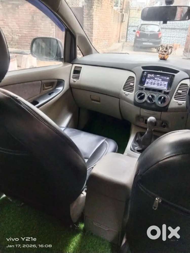 Toyota Innova 2011 Diesel 126000 Km Driven Good Condition New Tyre