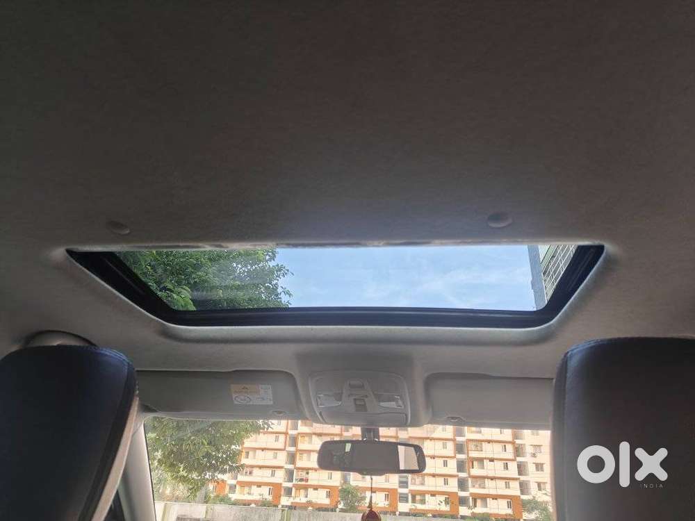 Maruti Suzuki Brezza 1.5 Zxi Smart Hybrid, 2023, Petrol