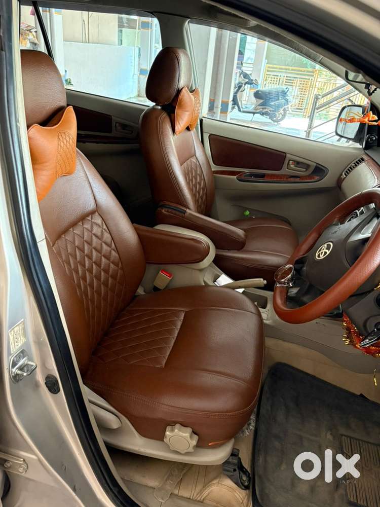 Toyota Innova 2012