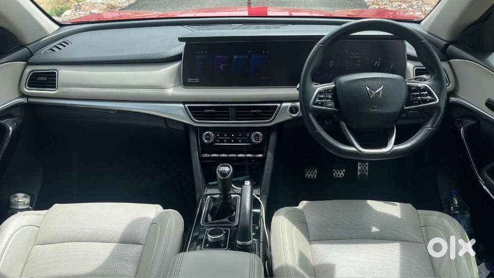 Mahindra Xuv700, 2022, Petrol