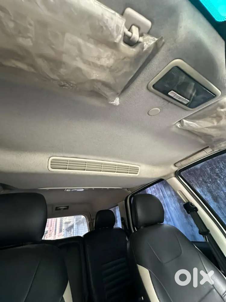 Tata Safari Storme 2015