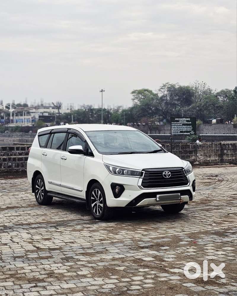 Toyota Innova Crysta 2.8z Automatic, 2022, Diesel